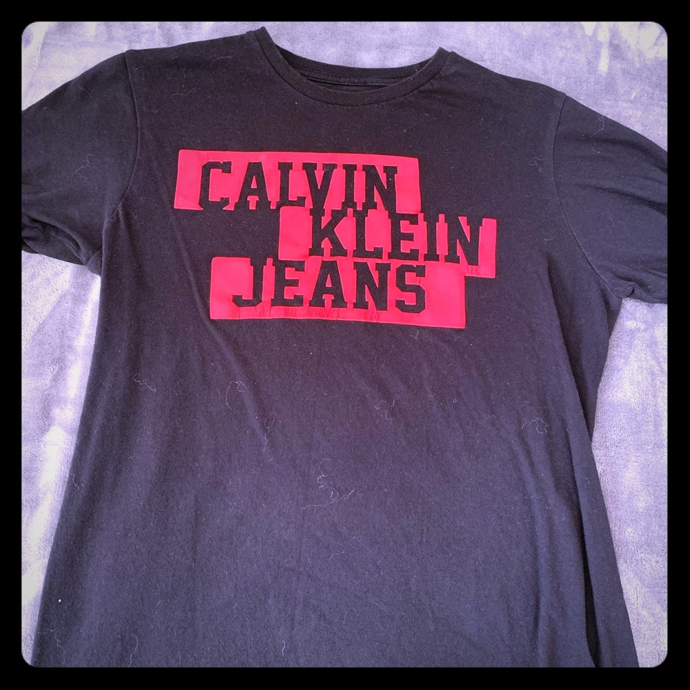 Black t- shirt